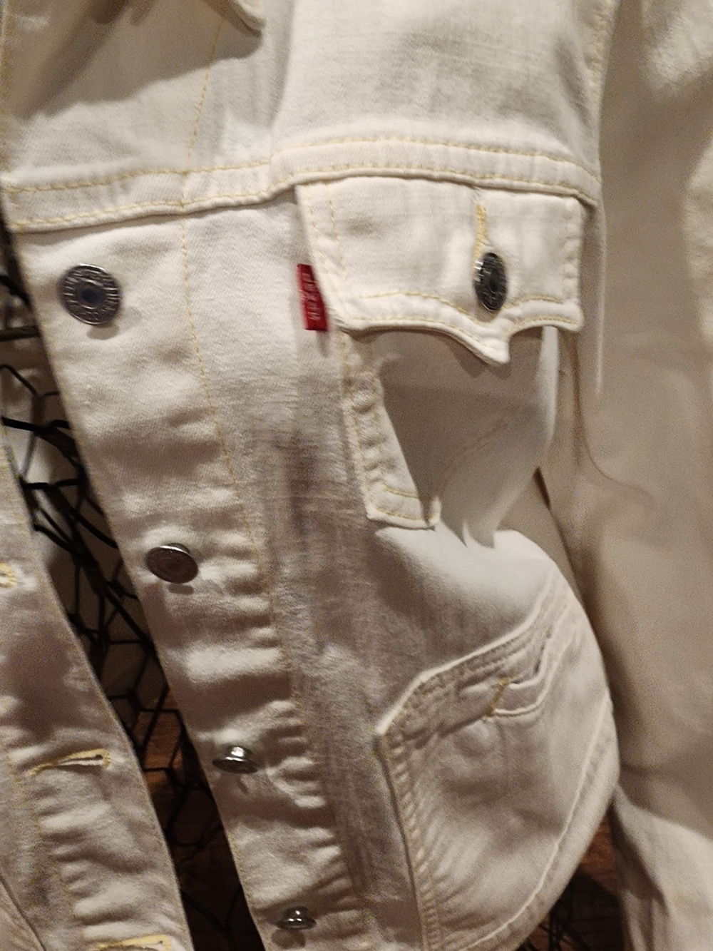 Levi's Off-White Women's Denim Jacket - Picture 2 of 8